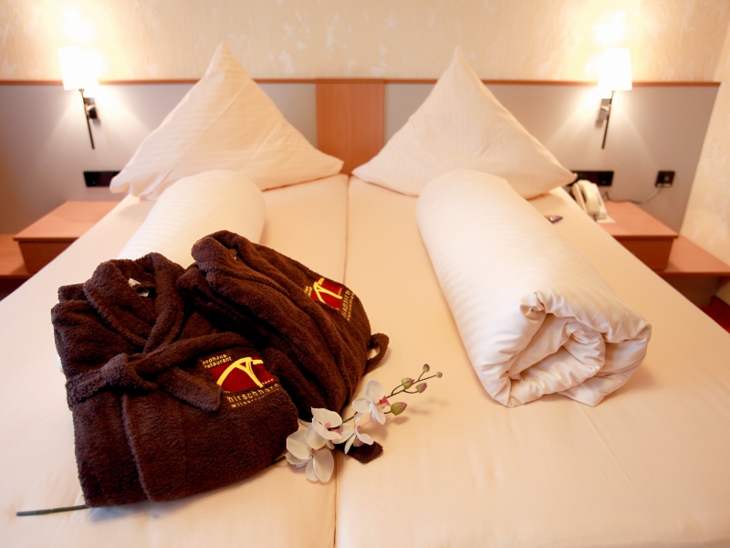 Standard-Doppelzimmer – gemütliches Hotelzimmer im Hotel Am Hirschhorn in Wilgartswiesen