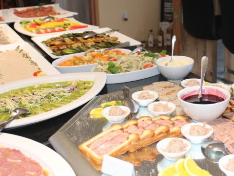 Genuss-Insel Buffet im Hotel Am Hirschhorn – vielfältige kulinarische Auswahl